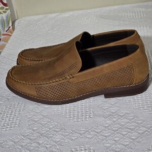 Van Heusen Tan Slip-On Leather Loafers Size 10.5 NWOT.